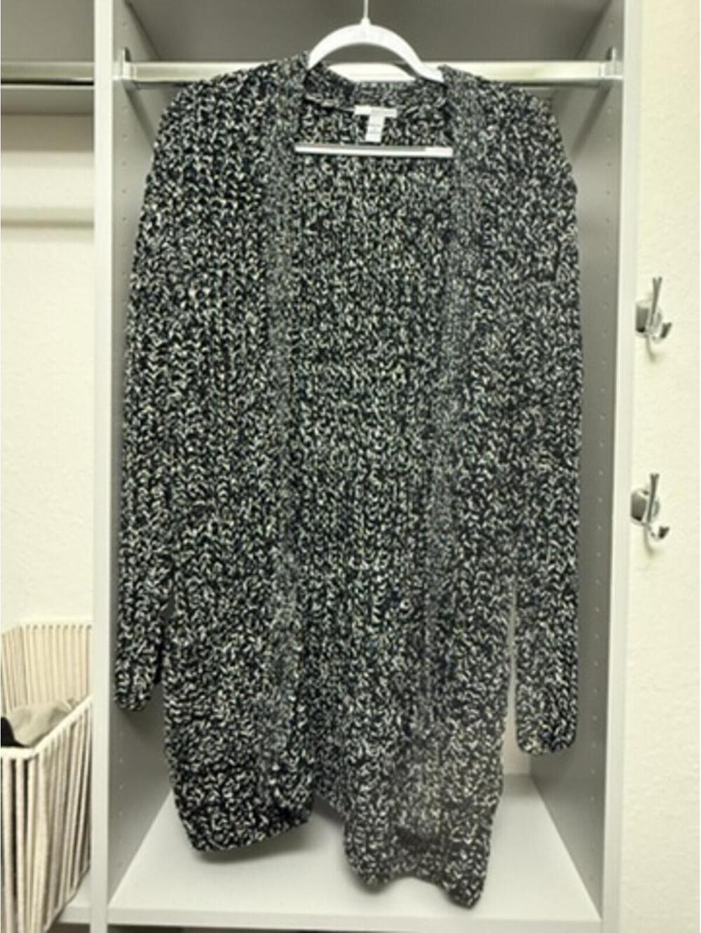ASTARS Black and White Polyester Knit Cardigan Sweater Medium